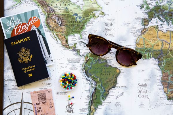 Top 5 critères essentiels pour sélectionner un guide de voyage